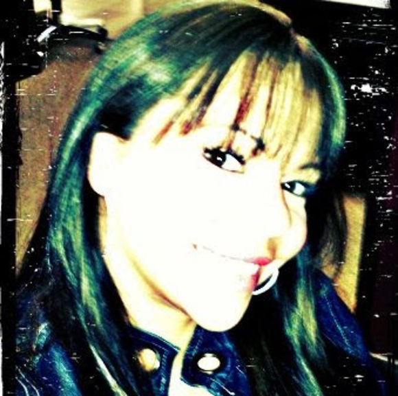 Meet your Posher, Dee - Picture 1 of 1